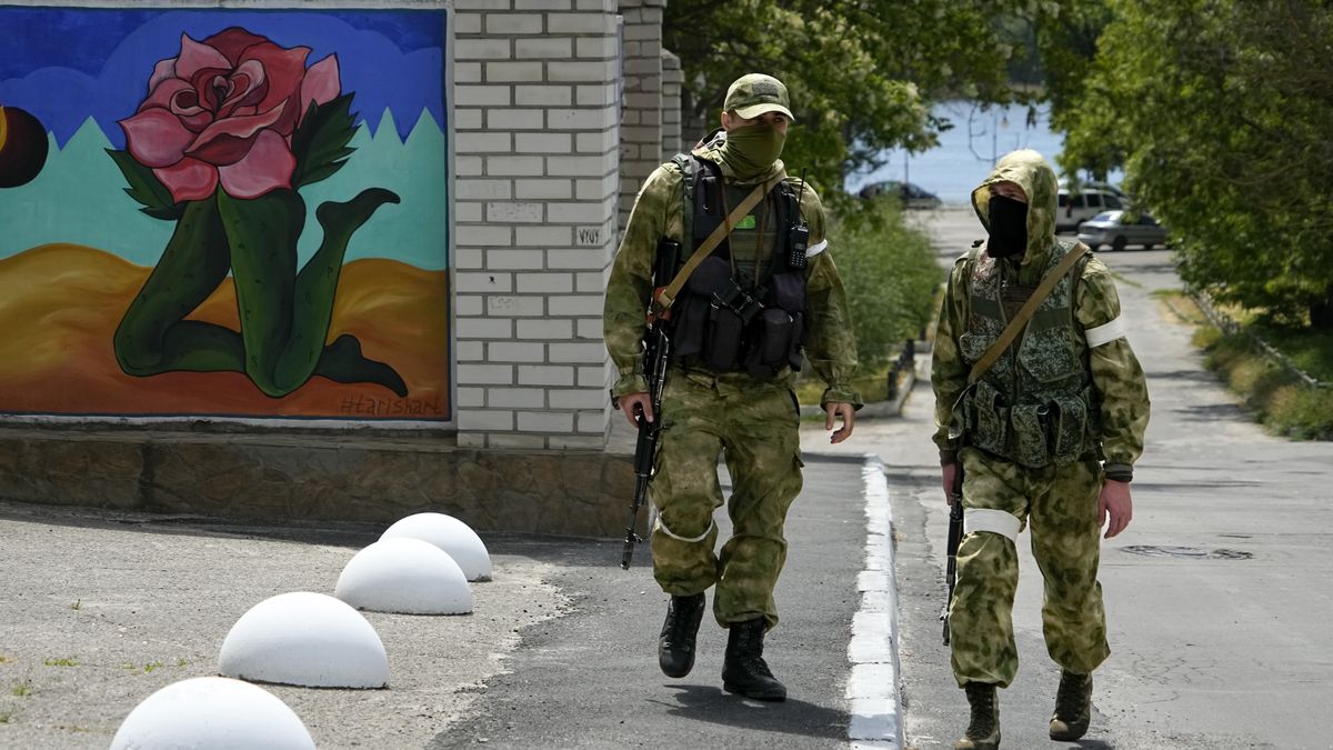 Ukrajinští úředníci zpronevěřili miliony na armádní vesty, uvedli vyšetřovatelé